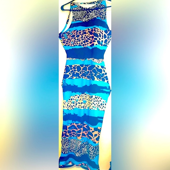 Bodycon Dress with several colorful prints and dimensions, size M - Picture 1 of 9